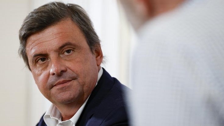 Calenda: "Inqualificabile la reazione della Francia. Dal Viminale una sceneggiata"