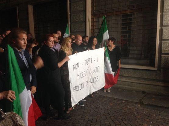 Il presidio anti-immigrati? In diretta su Mediaset