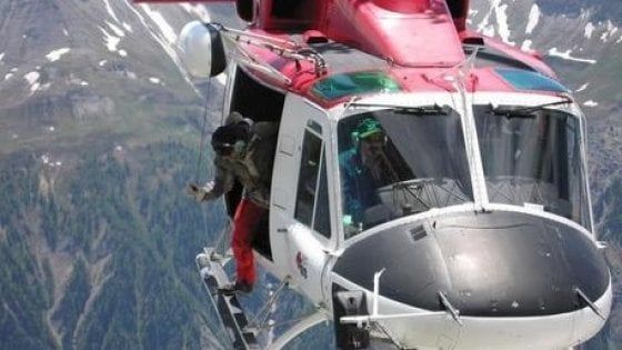 Precipita in un dirupo, muore escursionista di 66 anni