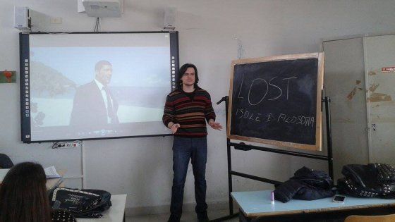 Il prof che spiega la  filosofia e Platone con le serie tv