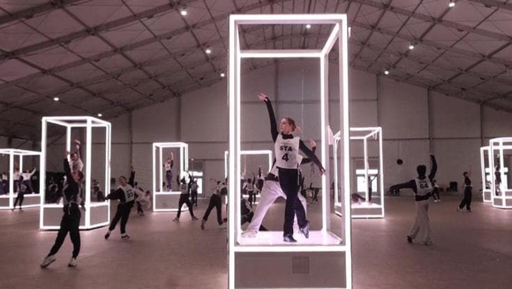 Milano Cortina, ultimi preparativi per la cerimonia di apertura: dietro le quinte dello show
