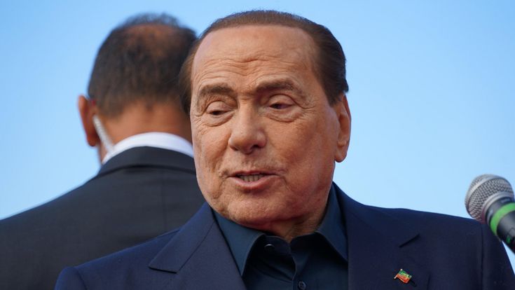 Il buono contro il cattivo, Berlusconi torna sulla scena