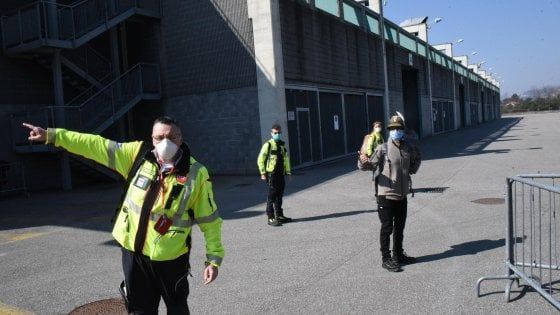 Coronavirus, a Bergamo stop all'ospedale degli Alpini