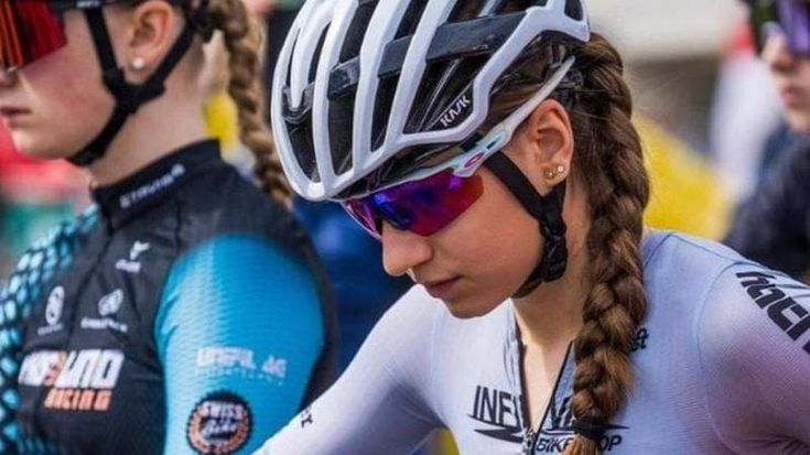 Muriel Furrer, è morta la juniores svizzera caduta ai mondiali di ciclismo. Le gare vanno avanti