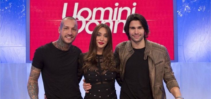 'Uomini e Donne', parte il casting per persone dello stesso sesso: lo show è gay friendly