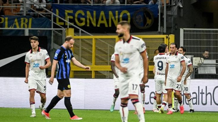 Inter-Cagliari 2-2, Viola frena la capolista. Ora la conquista dello scudetto passa per la vittoria nel derby