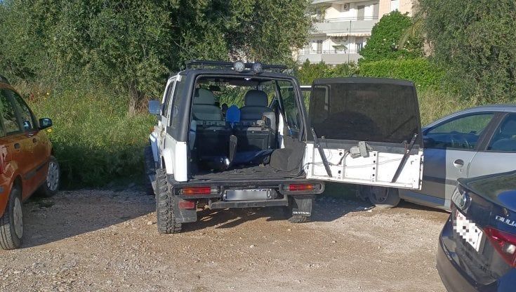 Ritrovata la jeep di Jurassic Park rubata a Poggiofranco. Il proprietario: "È salva, mi era stata donata da papà"