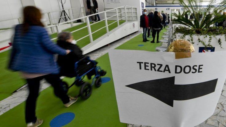Terza dose al via. Ecco cosa accadrà nel Lazio. "Prenotazione smart associata all'hub"