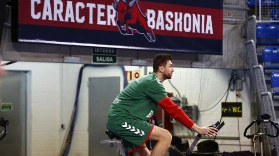 Basket, stagione già finita per Bargnani: rescissione con il Vitoria