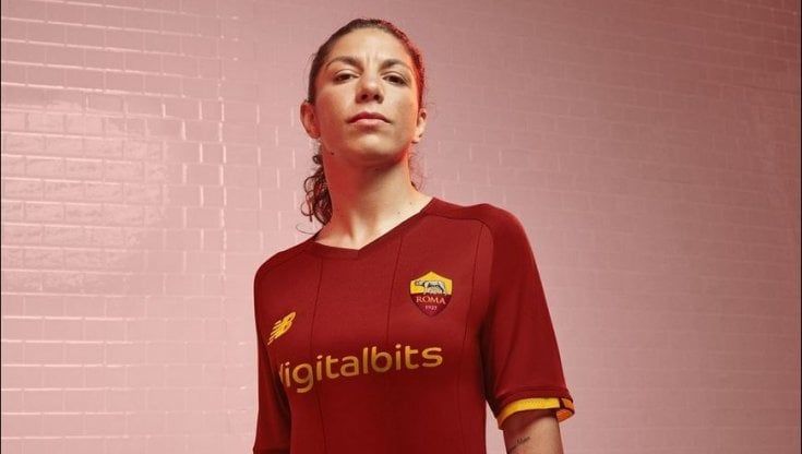 Le rigano l'auto dopo il derby, la rabbia della capitana giallorossa sui social: "Laziali poveracci"