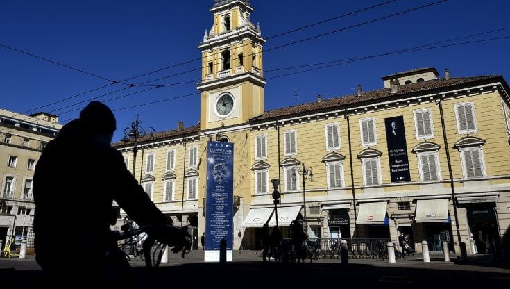 "Da una parte le aree verdi e blu, dall'altra i cargo in aeroporto: dove vuole andare il Comune?"