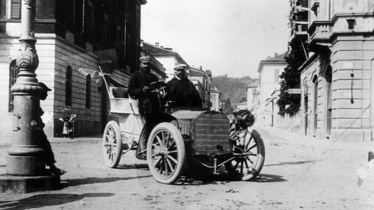 Torino e i suoi industriali, centoventi anni insieme tra fabbriche e svolte