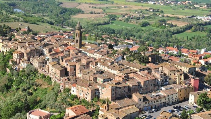 Peccioli, Borgo bandiera arancione del Touring Club, esempio di comunità resiliente alla Biennale di Architettura di Venezia   