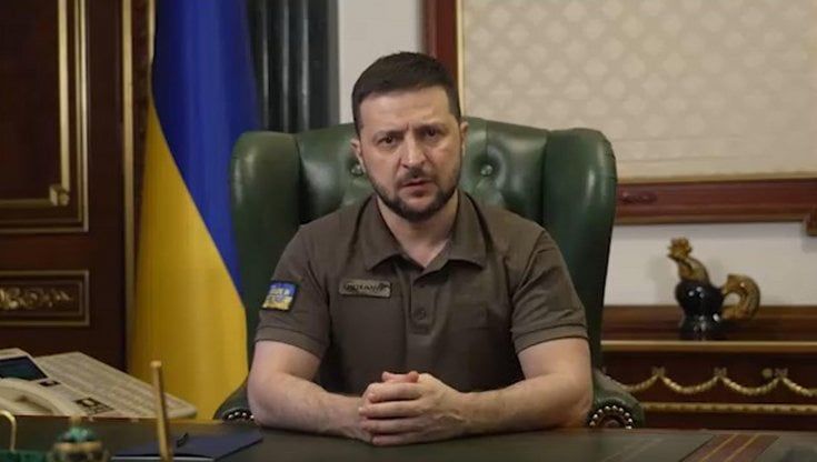 Zelensky, la porta socchiusa per aiutare il dialogo: "Lasciamo da parte la Crimea"
