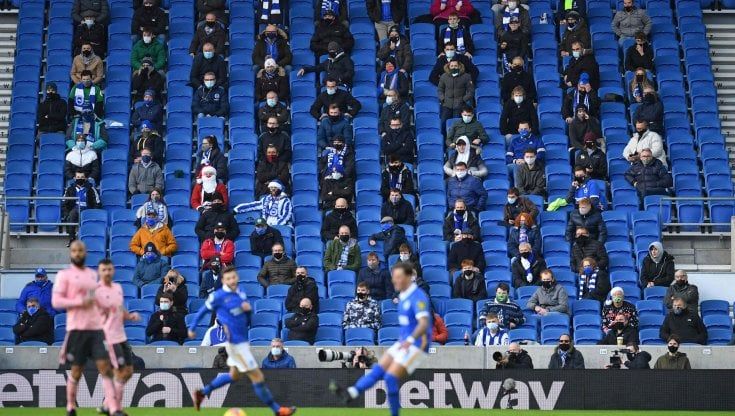 Inghilterra, torna il pubblico negli stadi: 8.000 tifosi per la finale di coppa di Lega