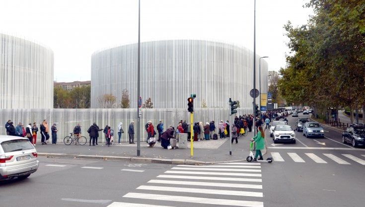 Povertà a Milano, una App della Bocconi aiuterà a donare alimenti in eccesso a Pane Quotidiano