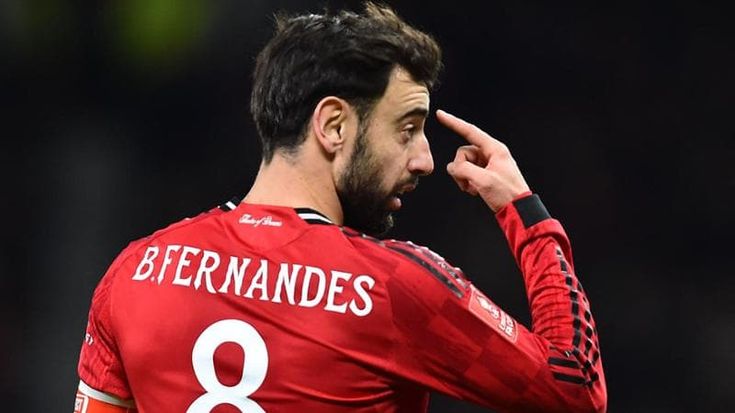 Video porno, contenuti sessuali e insulti nel profilo di Bruno Fernandes. Ma il Manchester spiega