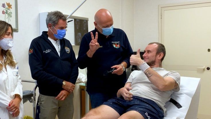 Bari, ricostruito il braccio a un soldato ucraino ferito per difendere Zaporizhia: "Dopo 3 mesi potrà riabbracciare la sua famiglia"