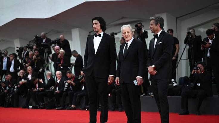 Michael Mann: “Drammi, alta velocità e l’ossessione per i dettagli. Ecco il mito Enzo Ferrari”
