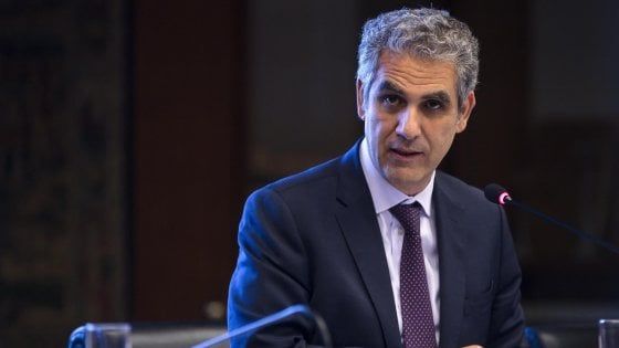 Rai, bocciato il doppio incarico a Foa. Maggioranza divisa e il Pd vota con M5S