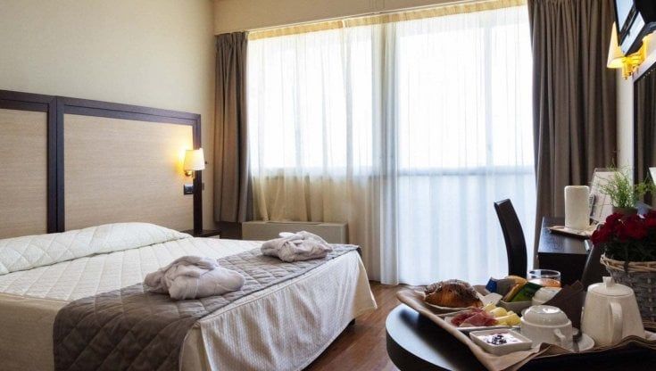 Hotel e b&b, sarà l'estate del pienone: prezzi alle stelle