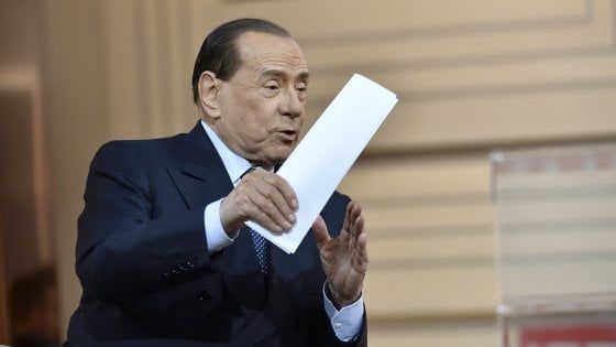 La Lega attacca Berlusconi: "Una nuova maggioranza contro la crisi? No, subito elezioni"