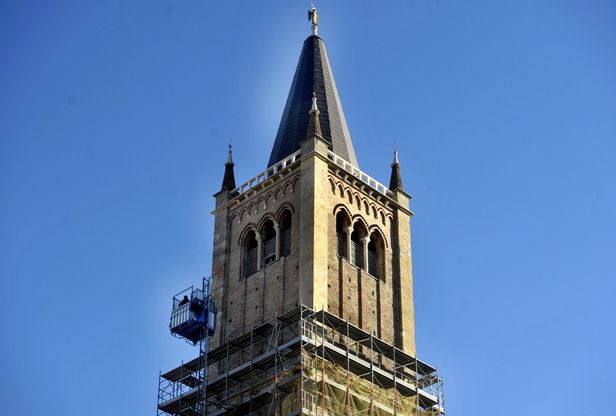 Duomo, si rivede il campanile senza ponteggi
