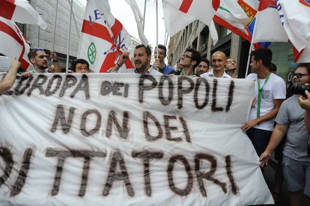 Milano, la Lega anti Erdogan: presidio al consolato turco
