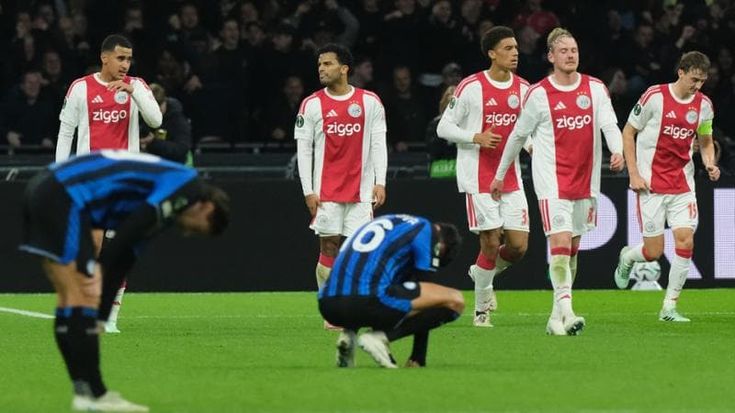 Atalanta collapse in the closing stages in the Netherlands: Ajax win 2-0. Another defeat for Sarri