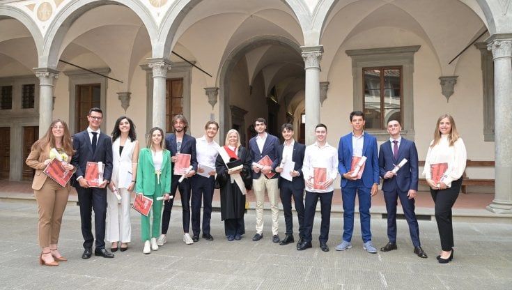 Dagli antibiotici alla transizione energetica, le idee vincenti dei super neo dottori, laureati a tempo di record e col massimo voto 