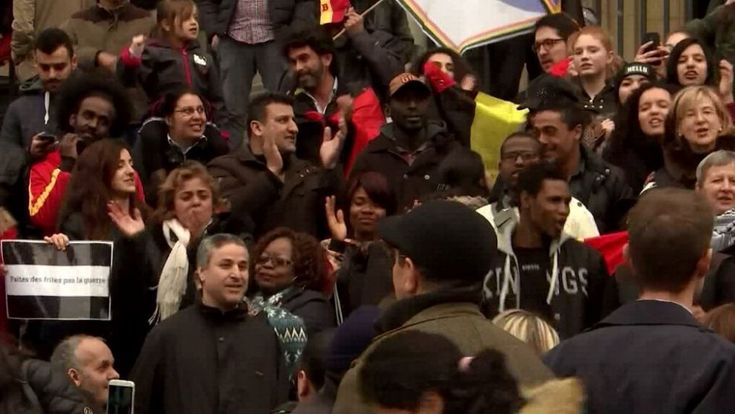 Metrò di Scampia, flash mob per chiedere la conclusione dei lavori