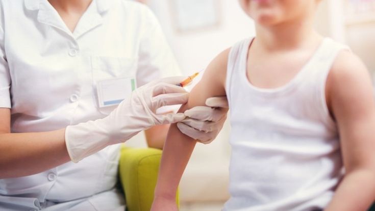 Il pediatra Nicola Laforgia: "Le vaccinazioni restano la prevenzione più efficace. Ora rispettare i tempi dei richiami"
