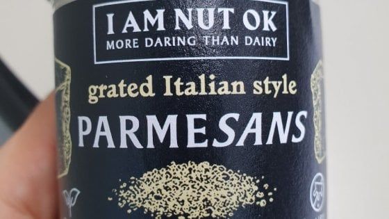 Alimentare, sugli scaffali in vendita il fake Parmesan "fatto a mano a Londra"