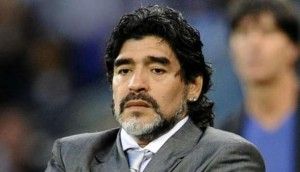 Maradona piange Califano:<br />"Uomo sorridente e libero"