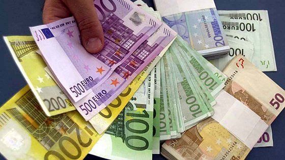 Bce: nel 2015 ritirate 900mila banconote false