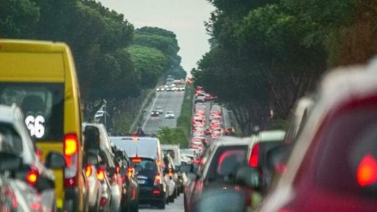 Sorpresa: gli italiani al volante non sono i più indisciplinati d’Europa (doppie file a parte)