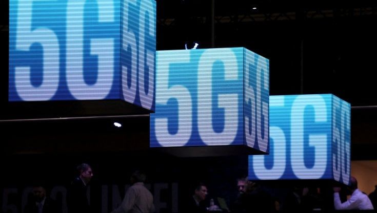 5G in Europa, la proposta degli operatori telefonici:  "Paghino Google, Apple, Meta e gli altri colossi tech"