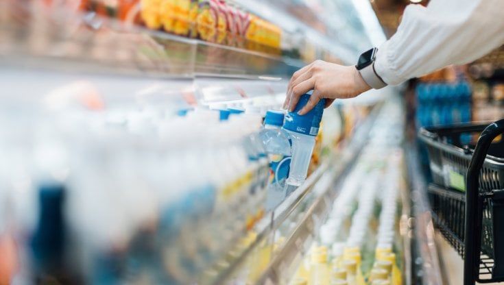 In Italia 5,6 milioni di poveri: "Un reddito alimentare sfruttando gli sprechi della Grande distribuzione"