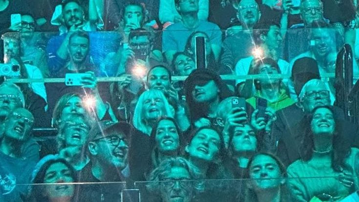 Di Caprio e Maguire a Bologna tra gli ospiti al concerto dei Radiohead. “Sono loro fan”