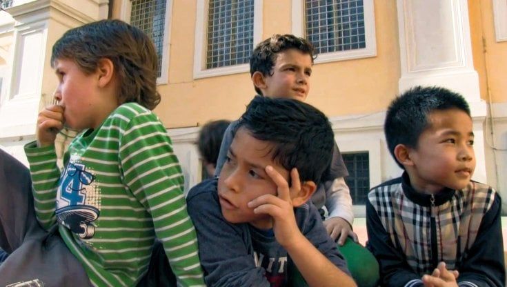 Alice nella città, nel doc 'Il cerchio' parole, emozioni e poesia dei piccoli alunni