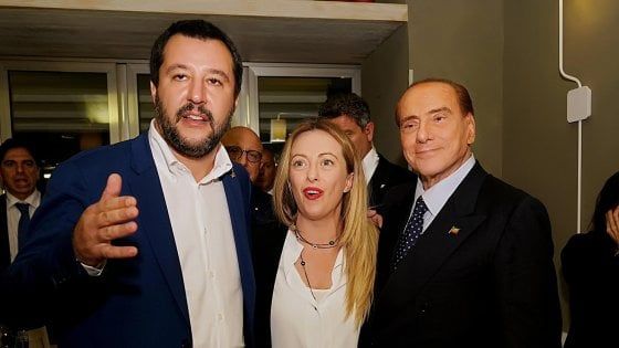 Il centrodestra unito solo a parole, Berlusconi non si fida e pianifica la rivincita