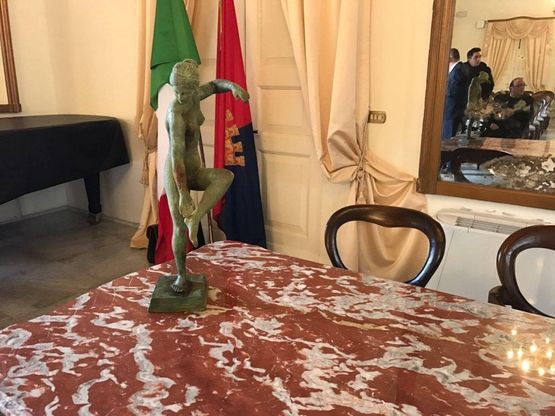 Taranto, dal mare riemerge l'Afrodite di 2.500 anni fa