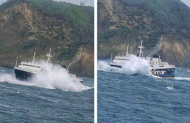 Mare agitato nel golfo di Napoli, il viaggio "impossibile" del traghetto per Ischia