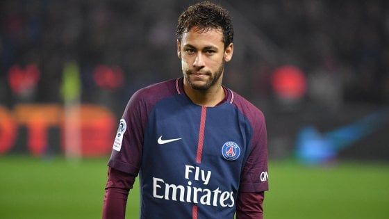 Neymar, il Barcellona fa l'offerta al Psg: 100 milioni più Coutinho. Icardi-Dzeko-Higuain, il valzer non prende quota