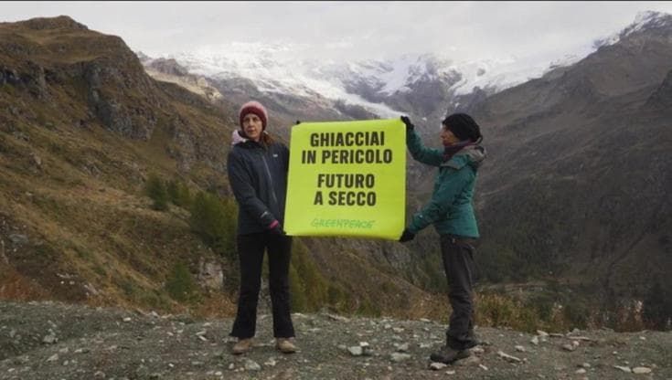 Greenpeace: "Pfas anche sul Monte Rosa: le acque contaminate dai ghiacciai ai laghi"