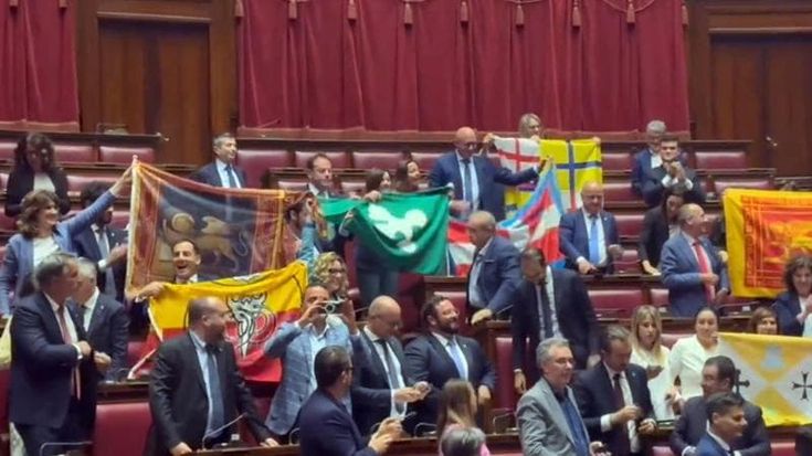 L’Autonomia leghista è legge. L’opposizione: “Referendum”