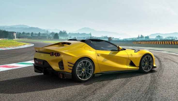 Ferrari 812 Competizione, la supercar a 12 cilindri raddoppia