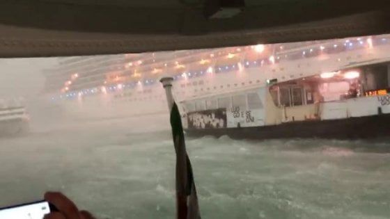 Venezia, nave da crociera sbanda e rischia incidente. Porto: capire se c'era ok