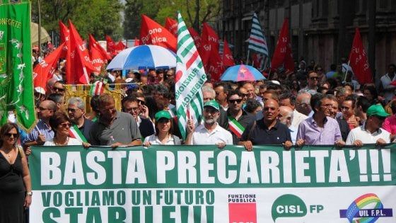 Sicilia, bomba precari sulla politica regionale: "Renzi ci ha tradito, adesso salvateci"