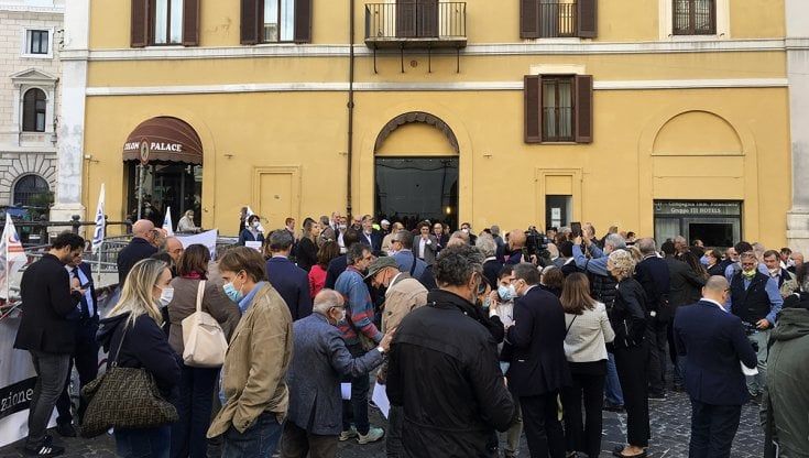 Fnsi, giornalisti in piazza: "Subito interventi a tutela dell'informazione"